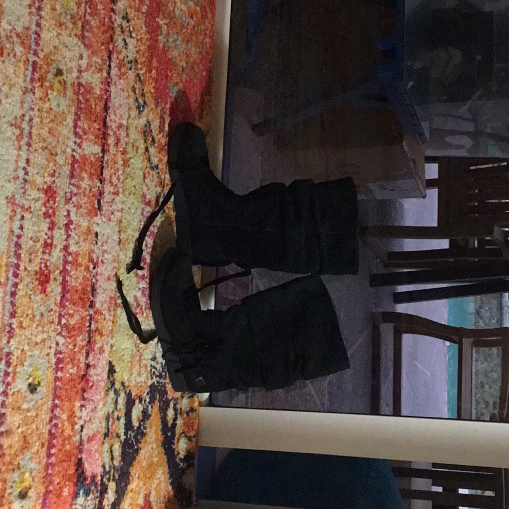 Women’s size 7, boot